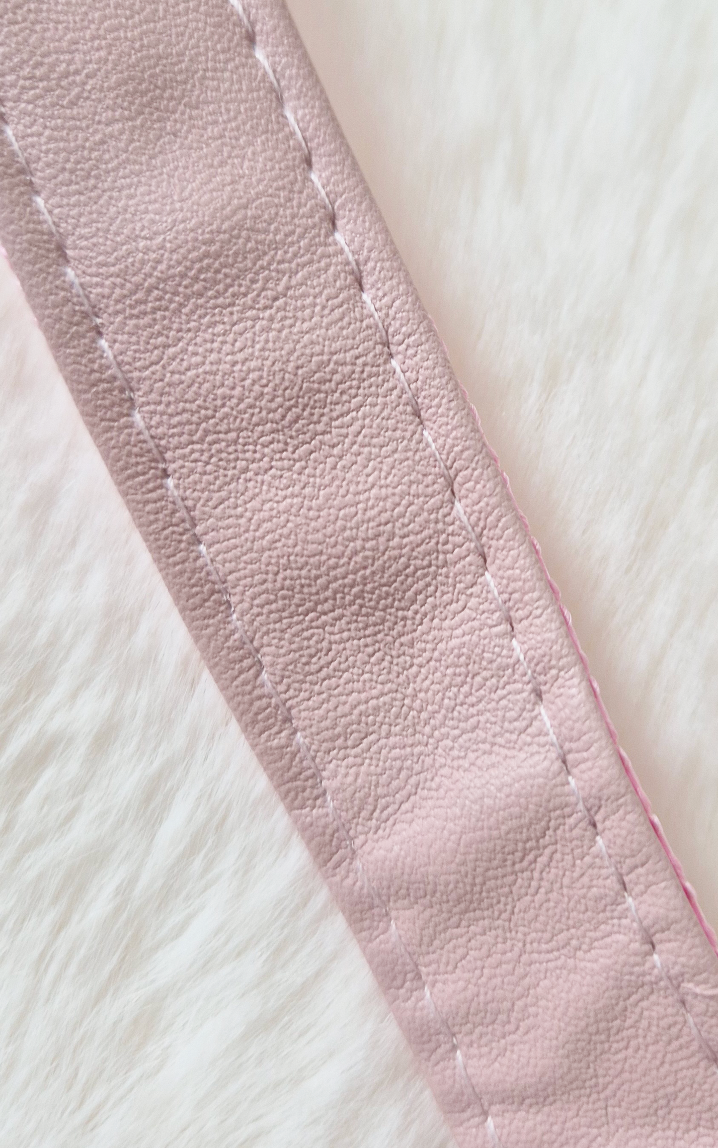 Sac à dos peluche lapin – sac doux et original pour enfant Au palais des rêves