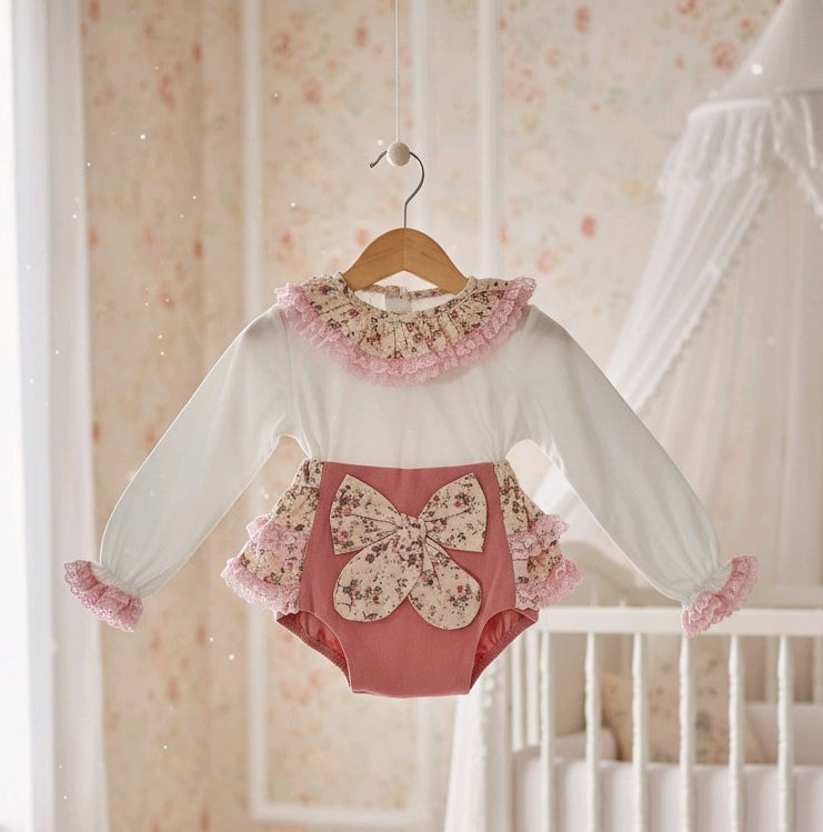 Barboteuse bébé fille vintage rose poudré et fleuri