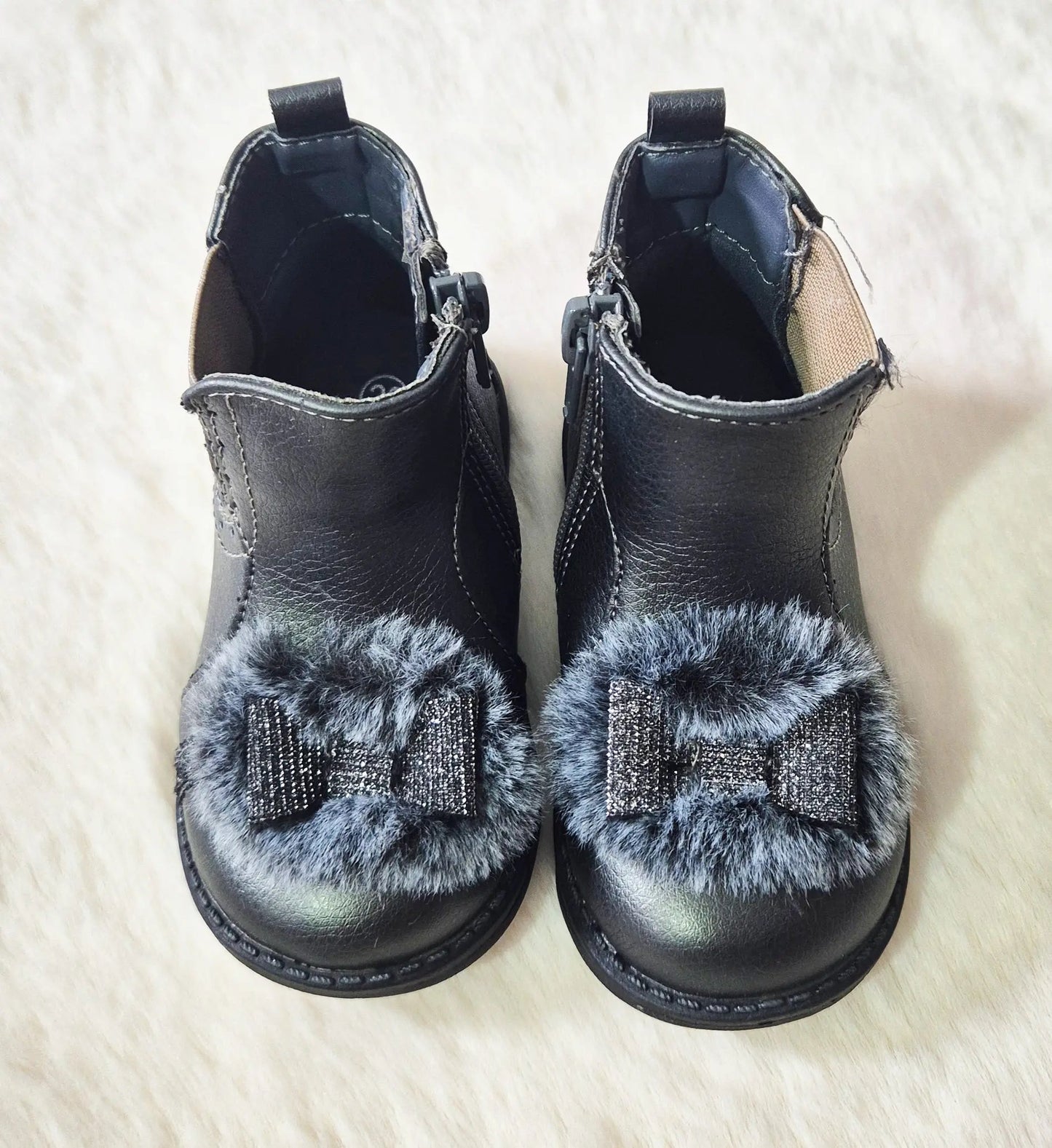 Bottines bébé fille avec fourrure et nœud brillant Au palais des rêves