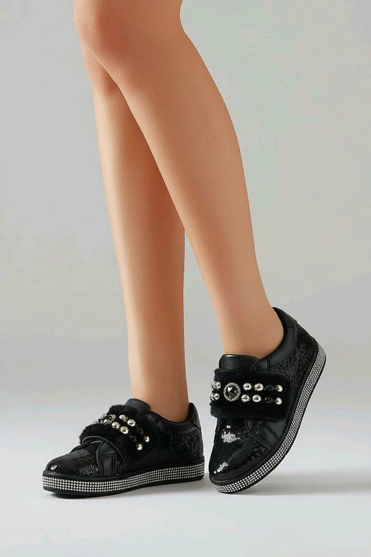 Baskets fille avec fausse fourrure, perles et strass