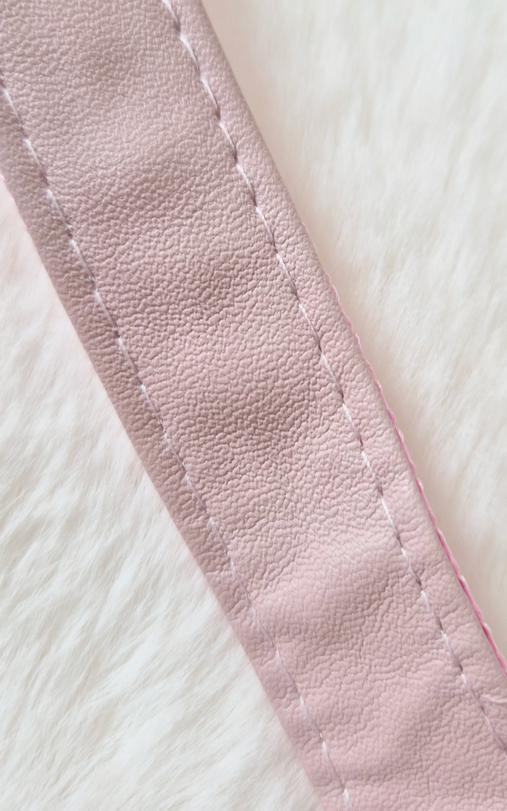 Sac à dos peluche lapin – sac doux et original pour enfant Au palais des rêves