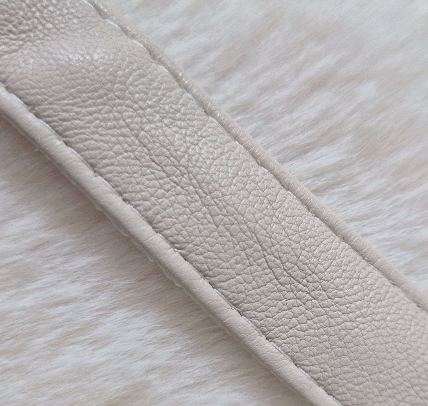 Sac à dos peluche lapin – sac doux et original pour enfant Au palais des rêves