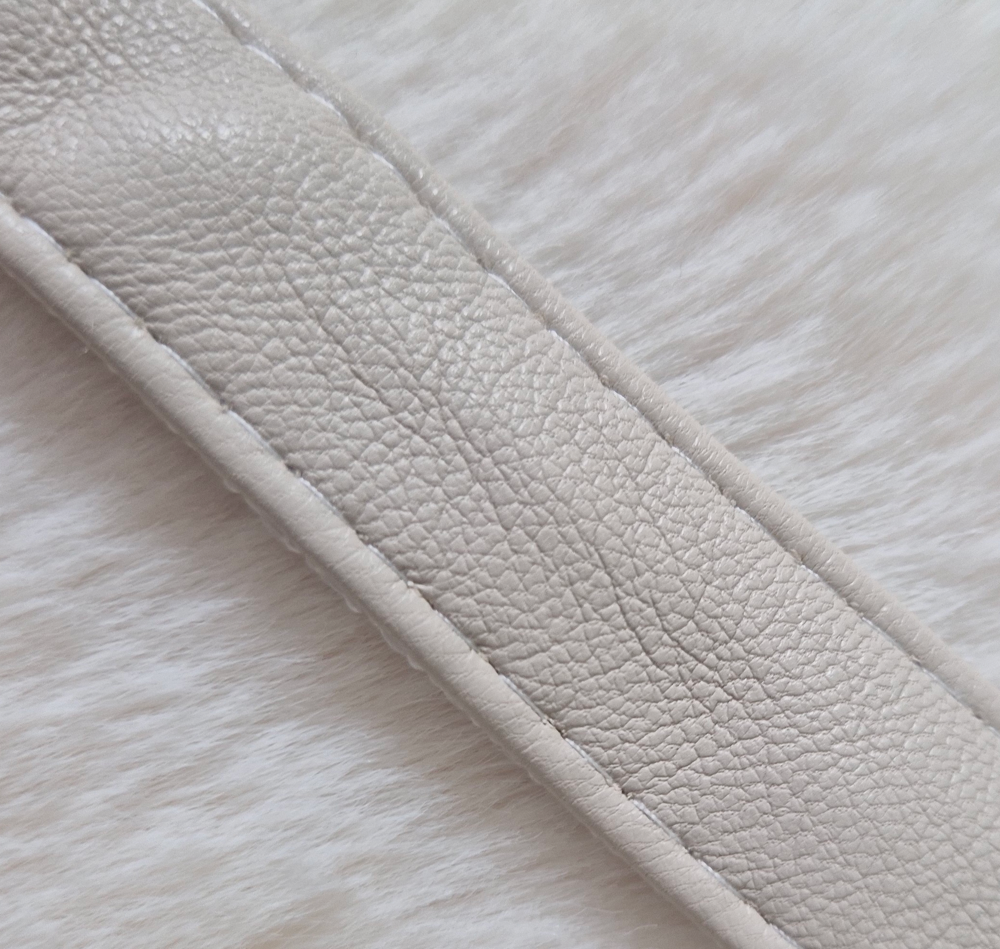 Sac à dos peluche lapin – sac doux et original pour enfant Au palais des rêves