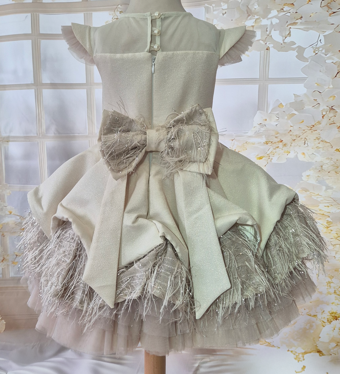 Robe de cérémonie fille avec plumes et tulle Au palais des rêves