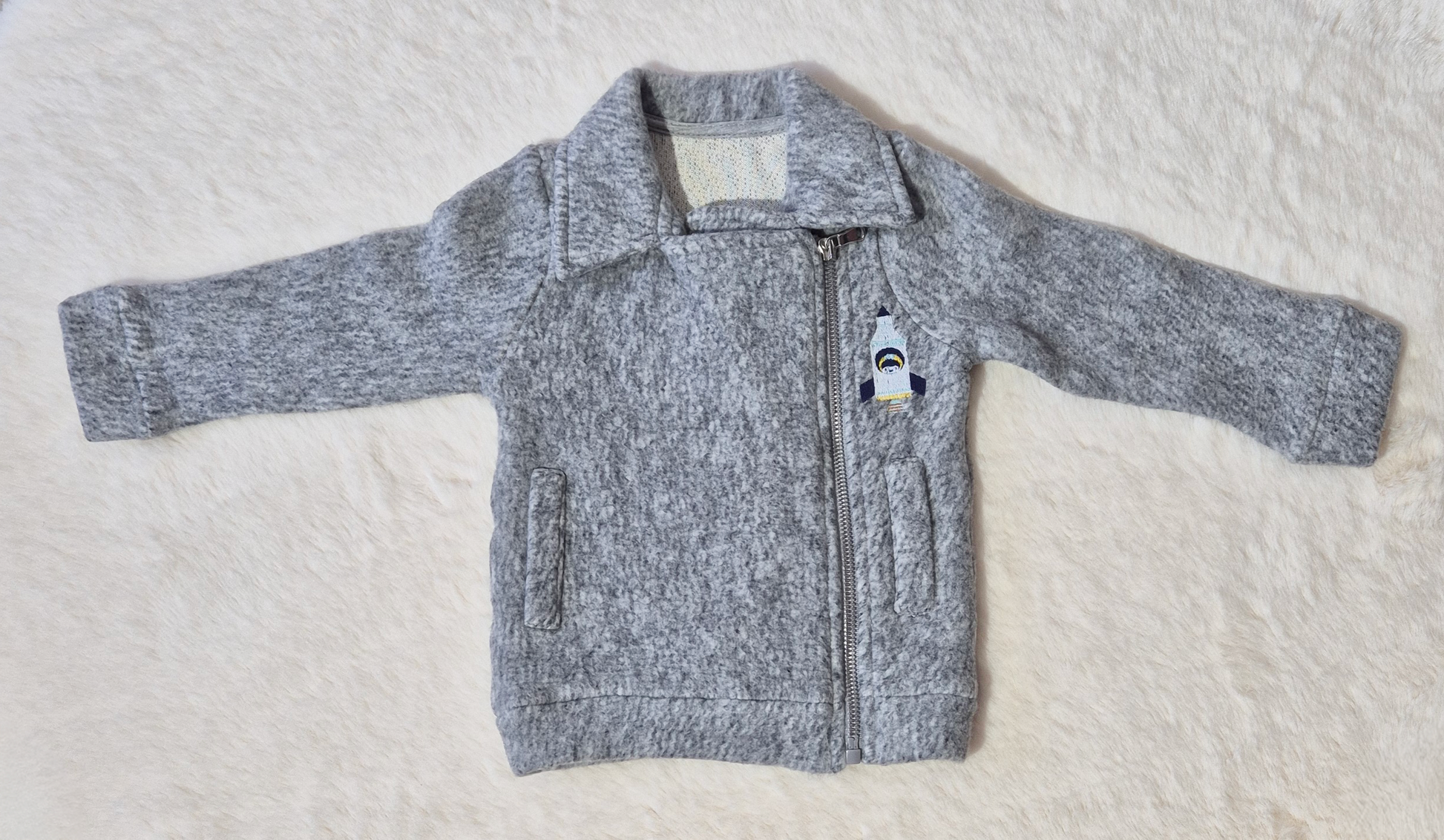 Ensemble garçon – Veste grise, t-shirt fusée et pantalon bleu Au palais des rêves