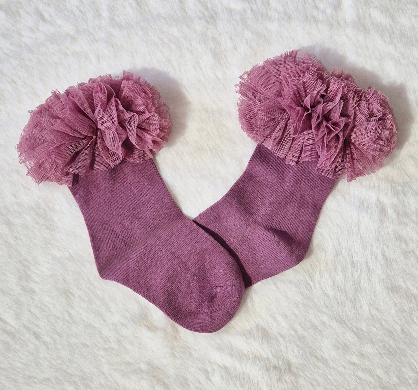 Chaussettes bébé fille avec pompons en tulle – disponibles en plusieurs couleurs Au palais des rêves