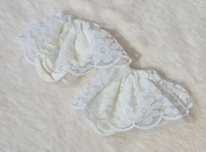 Ensemble bébé fille “Douce Dentelle Ivoire” – 3 pièces avec volants et nœuds Au palais des rêves