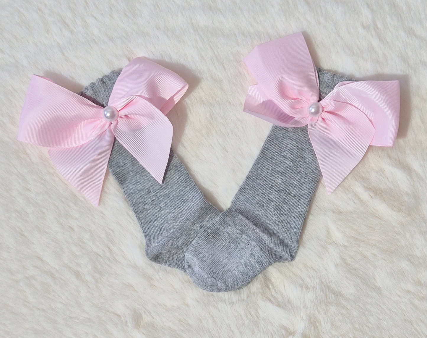 Chaussettes bébé fille avec grand nœud et perle – disponibles en plusieurs couleurs Au palais des rêves
