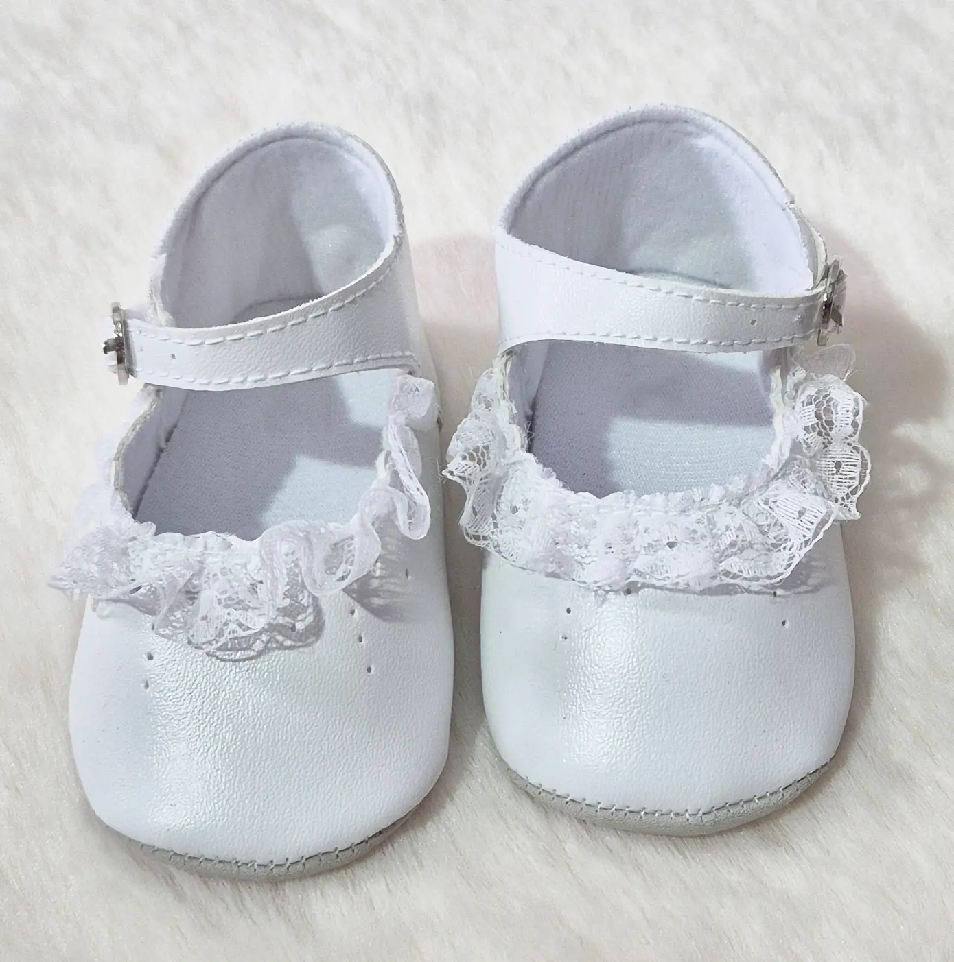 Chaussures bébé fille blanches avec dentelle Au palais des rêves